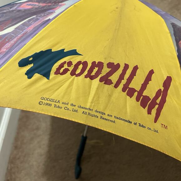 Rare! Vintage 1998 TOHO Godzilla Children’s Umbrella. Eat A Train! - Picture 2 of 9